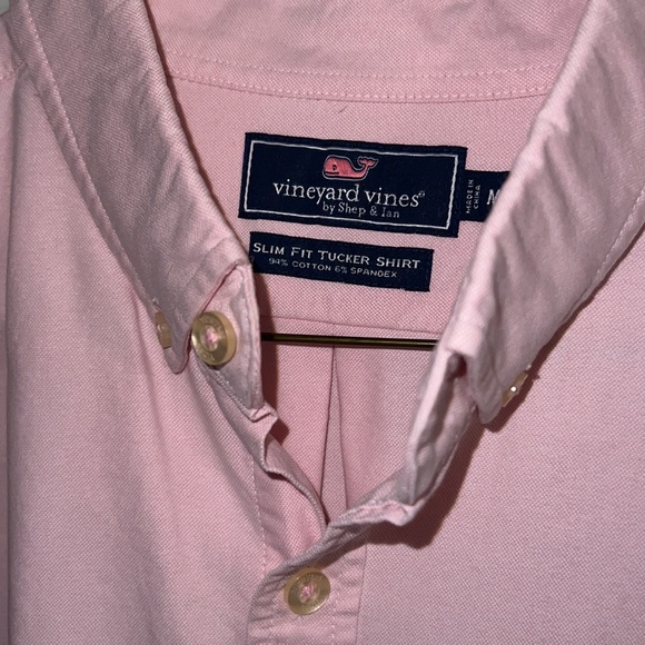 Vineyard Vines size medium - Picture 2 of 3